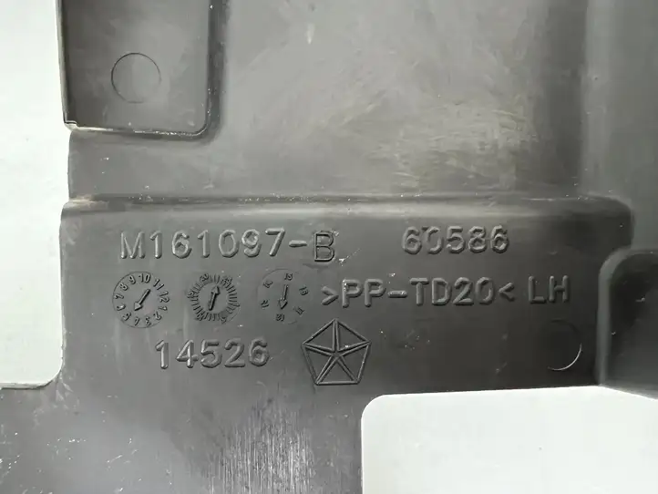 Jeep Grand Cherokee (2010 - 2021) M161097B Дефлектор воздуха — фото 3