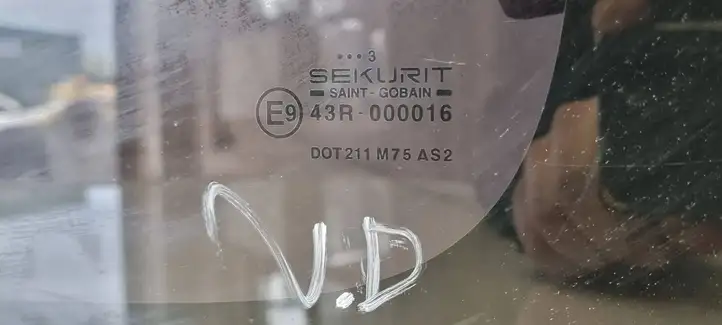 Citroen Berlingo (2003 - 2007) 43R000016 Стекло раздвижной двери — фото 4