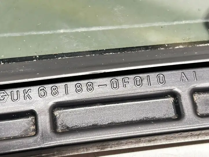 Toyota Verso (2012 - 2015) 681880F010 Форточка двери — фото 4