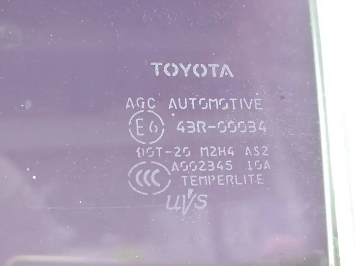 Toyota Land Cruiser (J200) (2008 - ) 43R00034 Стекло задней двери — фото 2