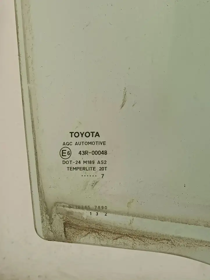 Toyota Auris 150 (2006 - 2012) As2 Стекло задней двери — фото 2