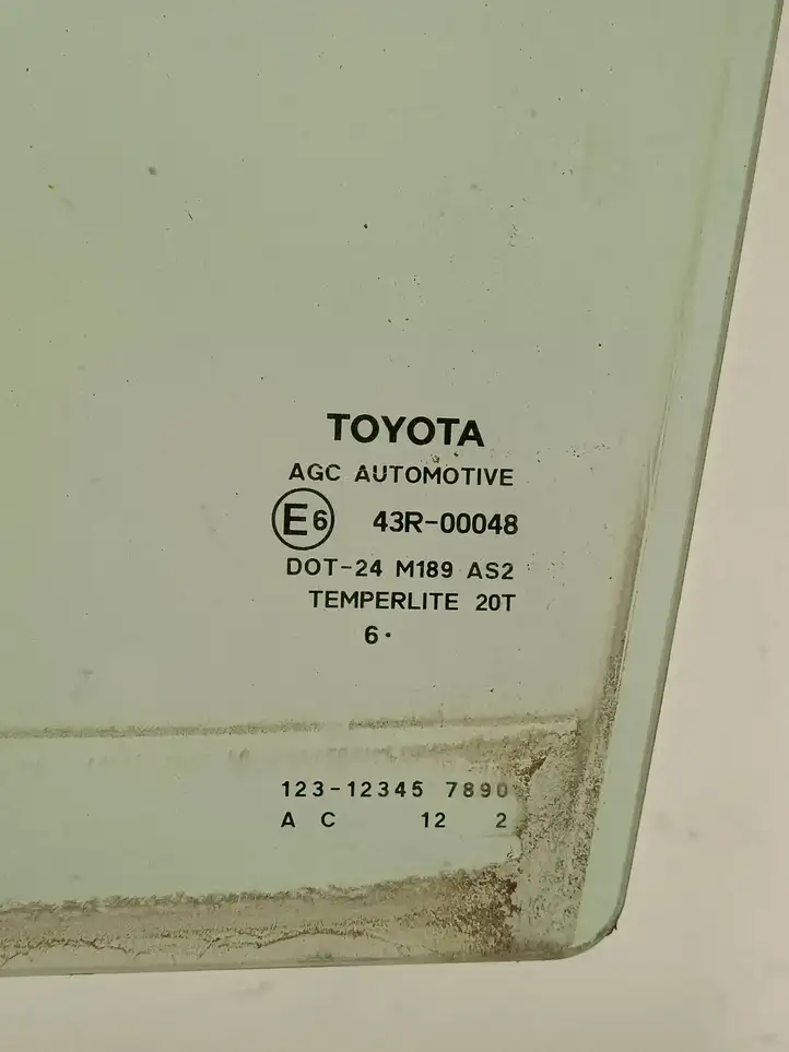 Toyota Auris 150 (2006 - 2012) As2 Стекло задней двери — фото 2