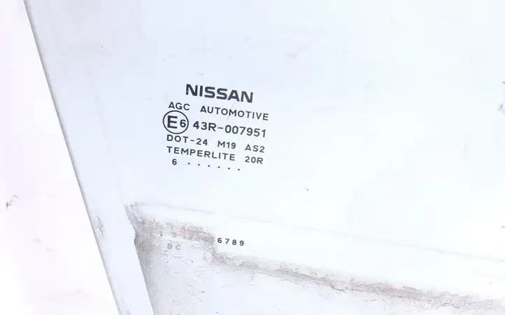 Nissan Juke I F15 (2010 - 2018) AS2 Стекло передней двери — фото 2