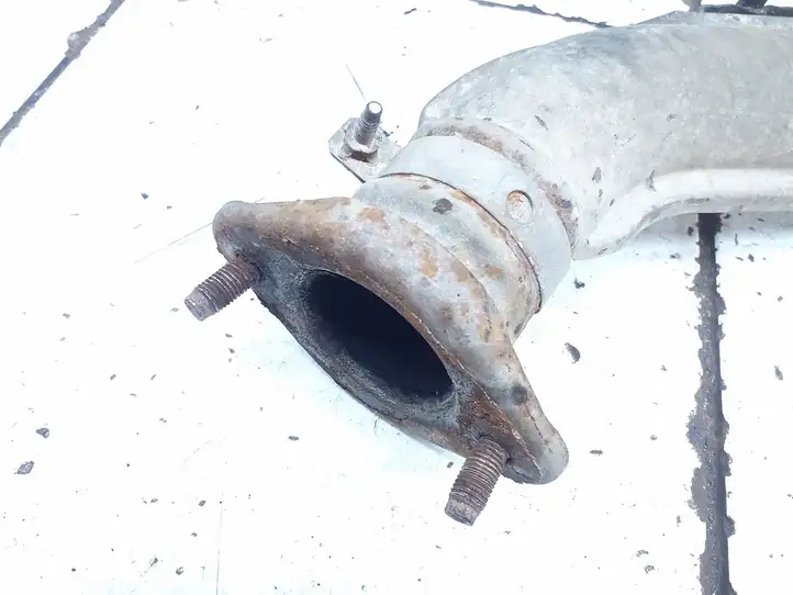 Nissan Almera N16 (2000 - 2010) Соединение выхлопной системы — фото 3