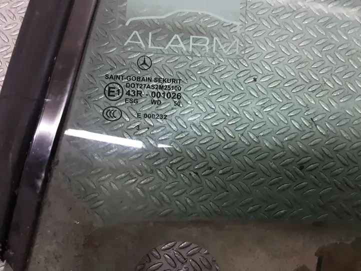 Mercedes-Benz CLK A209,C209 (2002 - 2009) 43R001026 Заднее боковое стекло — фото 2