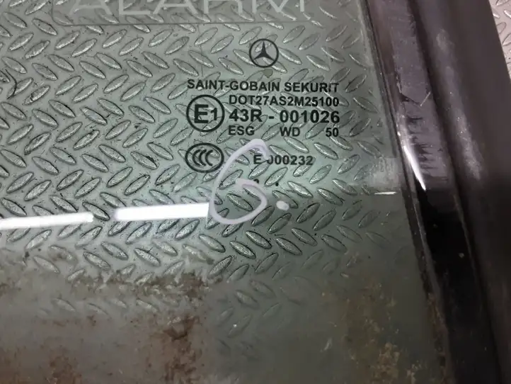 Mercedes-Benz CLK A209,C209 (2002 - 2009) 43R001026 Заднее боковое стекло — фото 2
