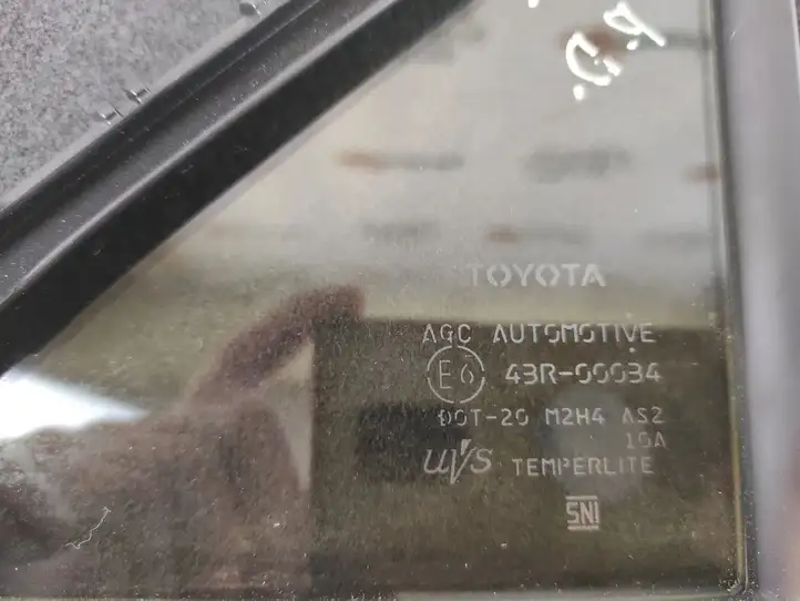 Toyota RAV 4 (XA50) (2018 - ) 43R00034 Форточка двери — фото 6