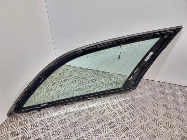 Mercedes-Benz E W212 (2009 - 2016) E000190 Заднее боковое стекло — фото 2