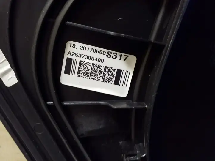 Mercedes-Benz GLC X253/C253 (2015 - ) A2537300400 Форточка двери — фото 2