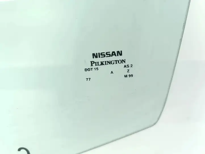 Nissan Leaf I (ZE0) (2010 - 2017) Стекло передней двери — фото 3