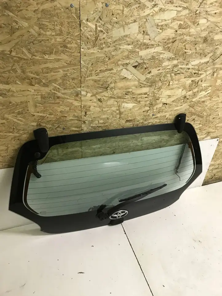 Toyota Aygo AB10 (2005 - 2008) 43R00050 Заднее стекло — фото 1
