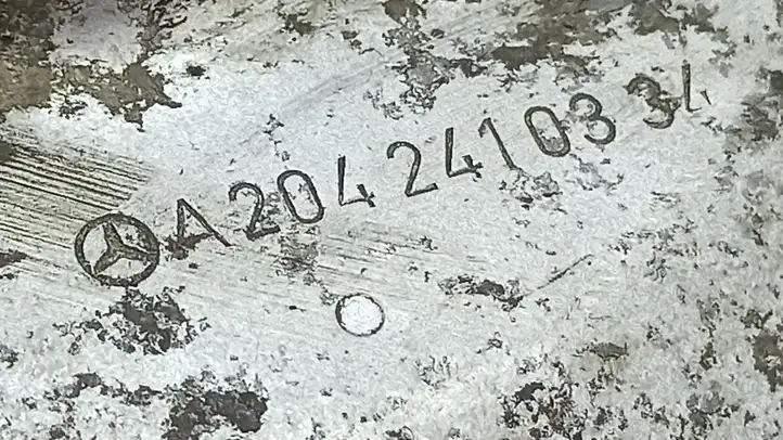 Mercedes-Benz E W212 (2009 - 2016) A2042410334 Прочие детали моторного отсека — фото 3