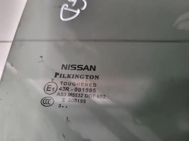 Nissan Qashqai (2013 - 2017) Стекло задней двери — фото 2