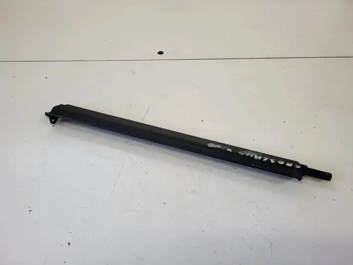 Opel Crossland X (2017 - 2020)   Другая деталь отсека двигателя