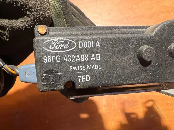 Ford Fiesta (2006 - 2008) 96FG432A98AB Актуатор замка задней двери — фото 3