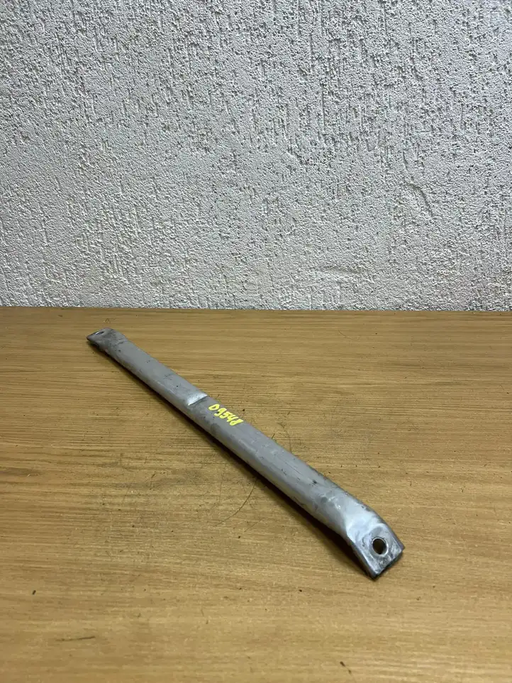 BMW X5 E70 (2006 - 2013) 718493908 Прочие детали моторного отсека — фото 1