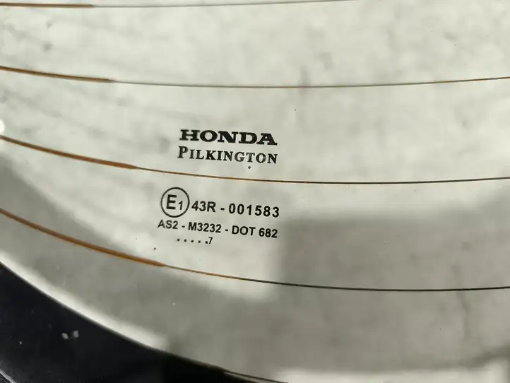 Honda Civic (2006 - 2011) Заднее стекло — фото 2