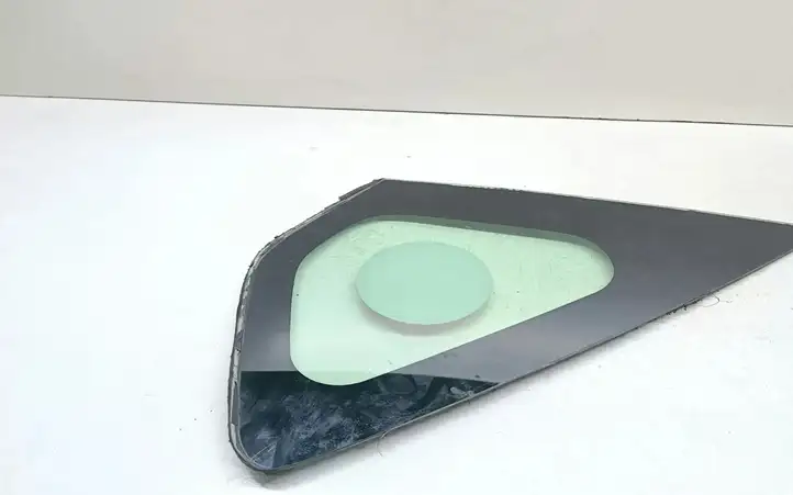 Toyota Prius (XW30) (2009 - 2015) E643R005834 Заднее боковое стекло — фото 1