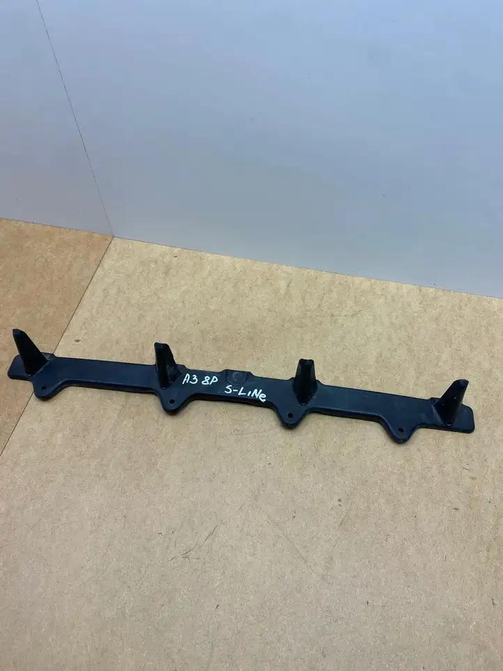 Audi A3/S3 8P (2004 - 2008)  8P4807861B Усилитель заднего бампера