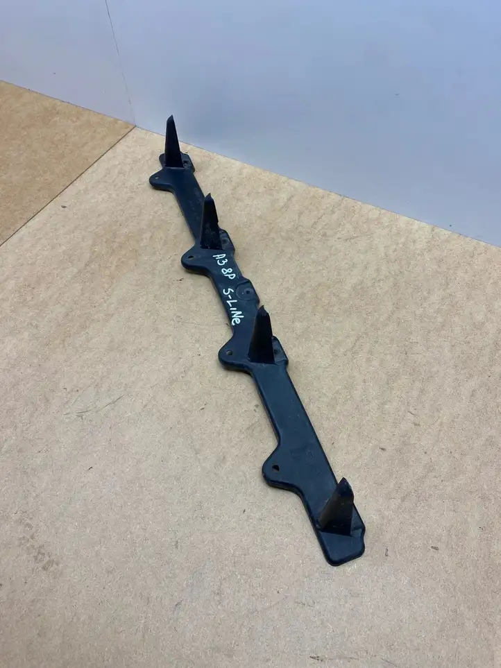 Audi A3/S3 8P (2004 - 2008)  8P4807861B Усилитель заднего бампера