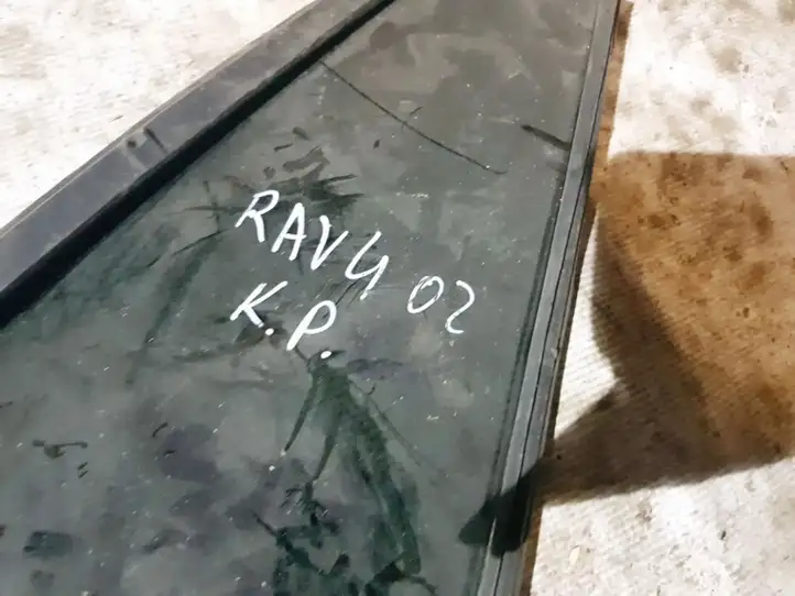 Toyota RAV 4 (XA20) (2000 - 2005) Треугольное стекло кузова — фото 2