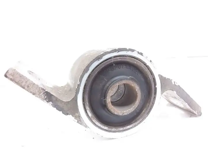 Subaru Legacy (1999 - 2003) 20201AA030R Втулка передней подвески (сайлентблок) — фото 1