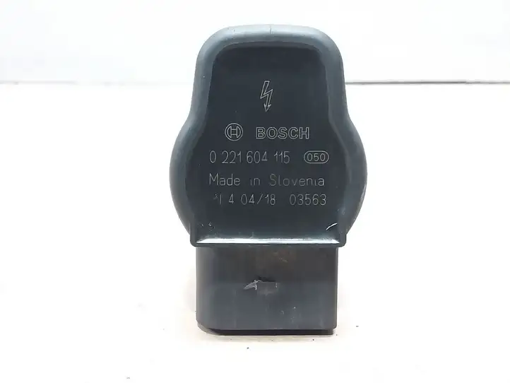 Audi A4 S4 B8 8K (2007 - 2011) 0221604115 Катушка зажигания — фото 2