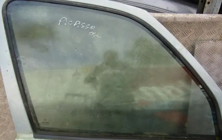 Citroen Xsara Picasso (1999 - 2012) Стекло передней двери — фото 1