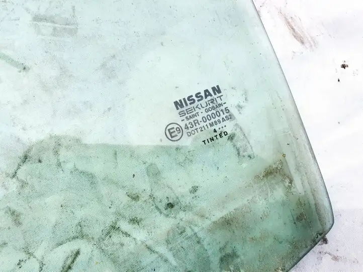 Nissan (2000 - 2006) Стекло задней двери — фото 2