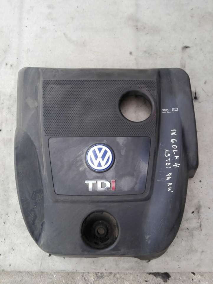 PA6GF10M20 Volkswagen Golf IV Variklio dangtis (apdaila)