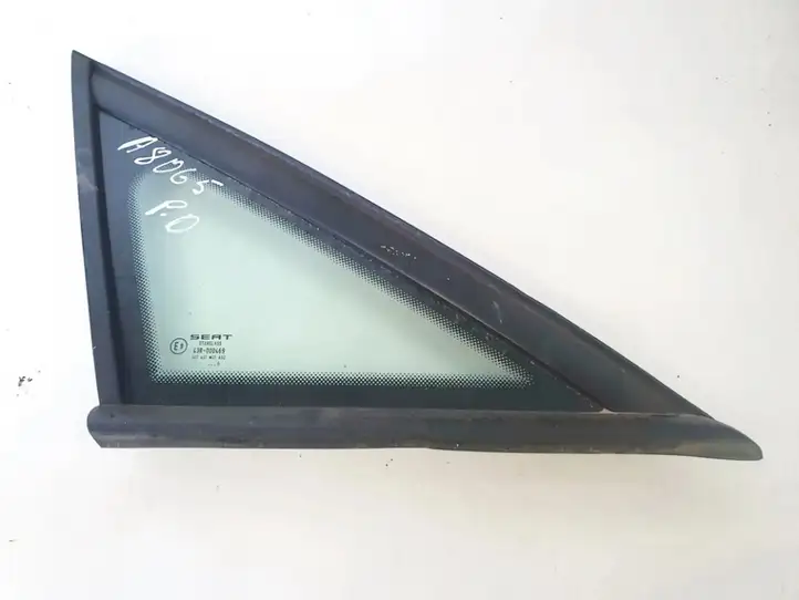 Seat Altea (2004 - 2009) Треугольное стекло кузова — фото 1