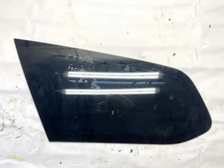 Ford Focus (2005 - 2008) DOT27AS2M23100 Заднее боковое стекло — фото 1