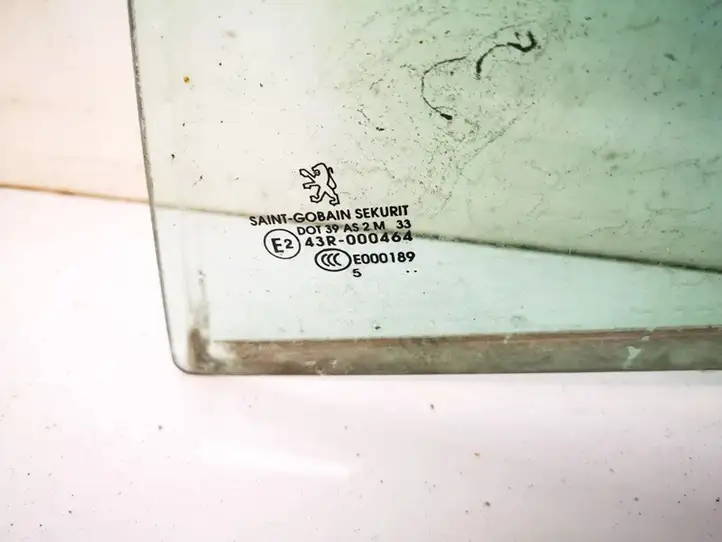 Peugeot 206 (1998 - 2012) Стекло задней двери — фото 2