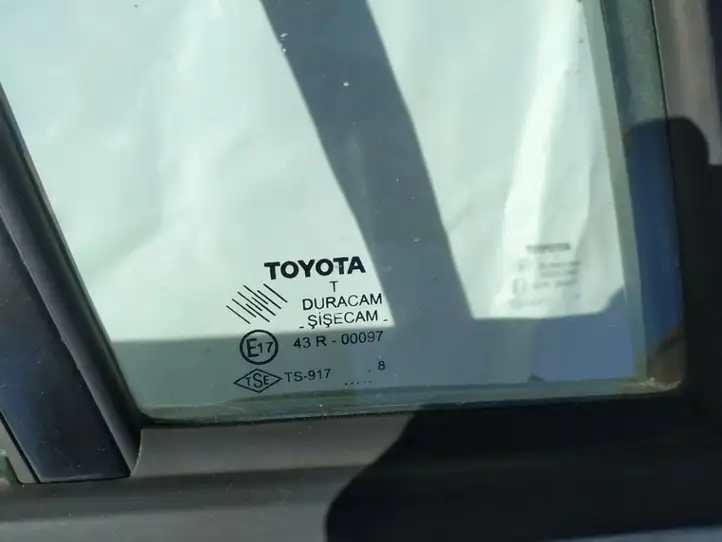 Toyota Corolla Verso AR10 (2004 - 2009) Форточка двери — фото 3