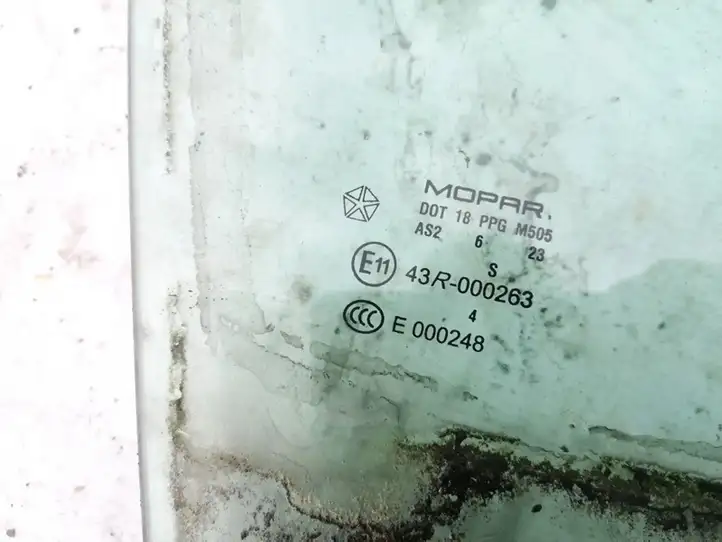 Dodge Magnum (2003 - 2008) Стекло передней двери — фото 3