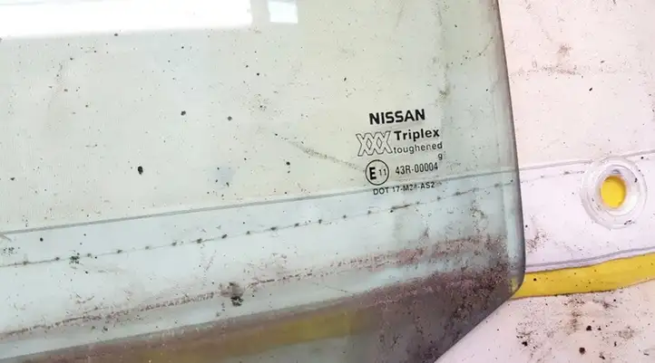 Nissan Micra (1999 - 2002) Стекло задней двери — фото 2