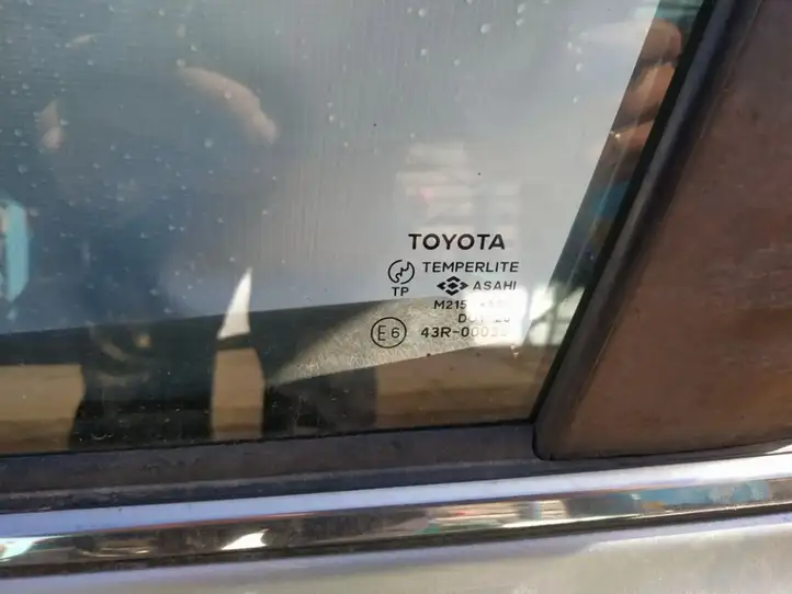 Toyota Avensis T250 (2003 - 2006) Стекло передней двери — фото 2