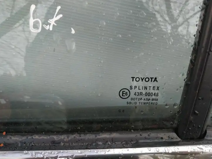 Toyota Avensis T250 (2003 - 2006) Стекло задней двери — фото 2