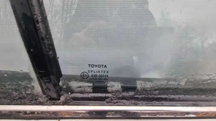 Toyota Avensis T250 (2003 - 2006) Стекло задней двери — фото 2