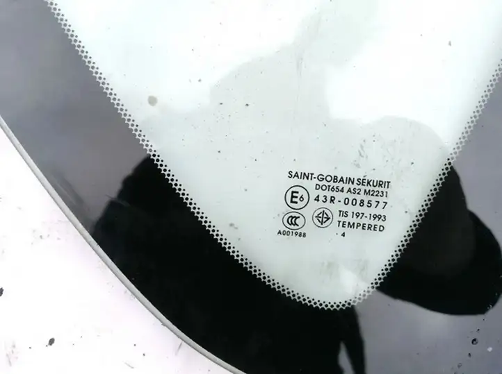 Mazda 3 I (2003 - 2006) Заднее боковое стекло — фото 2