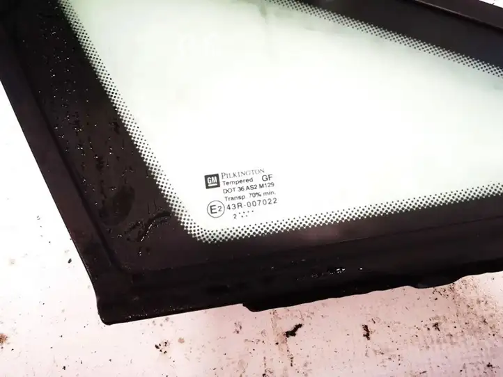 Opel Zafira (1999 - 2003)   Треугольное стекло в передней части кузова