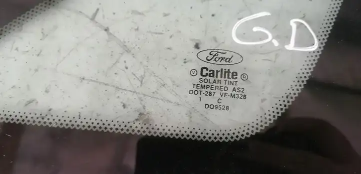 Ford Focus (1998 - 2004)   Заднее боковое стекло кузова
