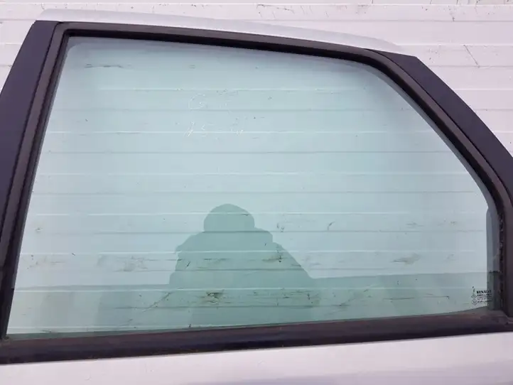 Renault Scenic I (1996 - 2003) Стекло задней двери — фото 2