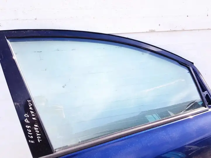 Toyota Avensis Verso (1995 - 2001) Стекло передней двери — фото 1