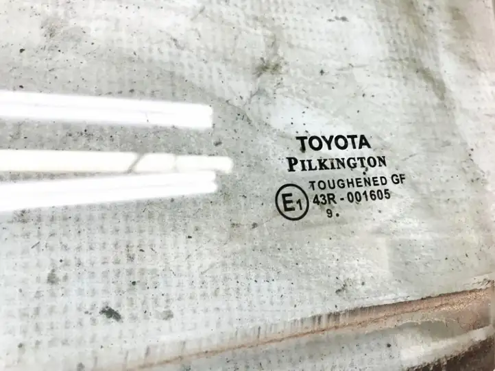Toyota Avensis T270 (2009 - 2012) Стекло передней двери — фото 2