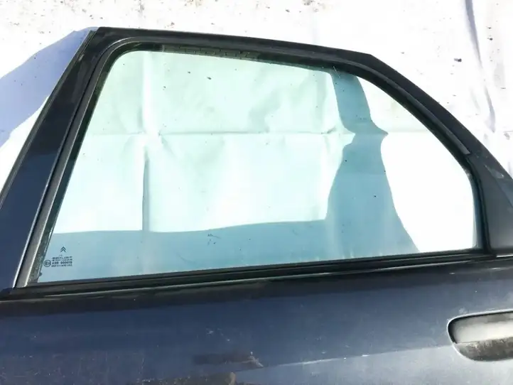 Citroen Xsara Picasso (1999 - 2012) Стекло задней двери — фото 1