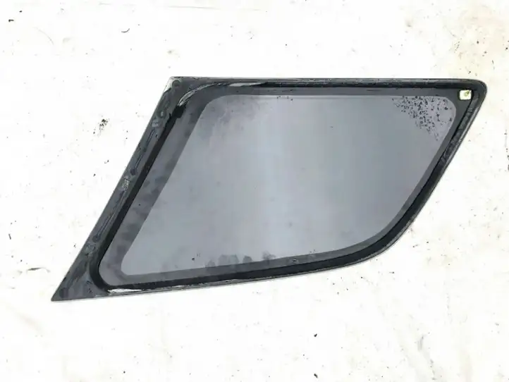Toyota Yaris (2009 - 2012) Заднее боковое стекло — фото 2