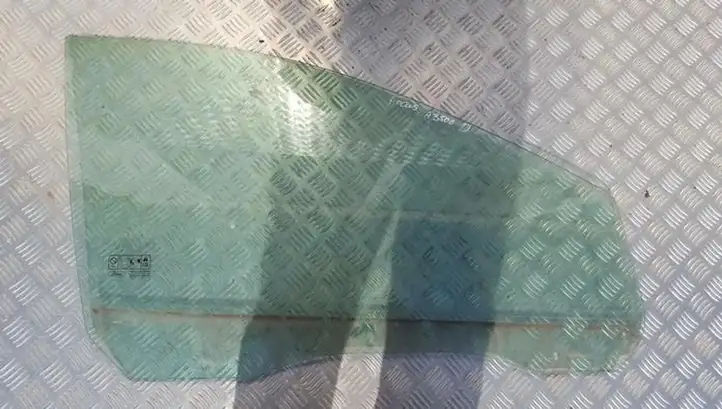 Ford Focus (2005 - 2008)   Основное стекло передних дверей (четырехдверного автомобиля)