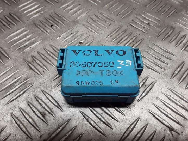 30807050 Volvo S40, V40 Salono apšvietimo rėlė