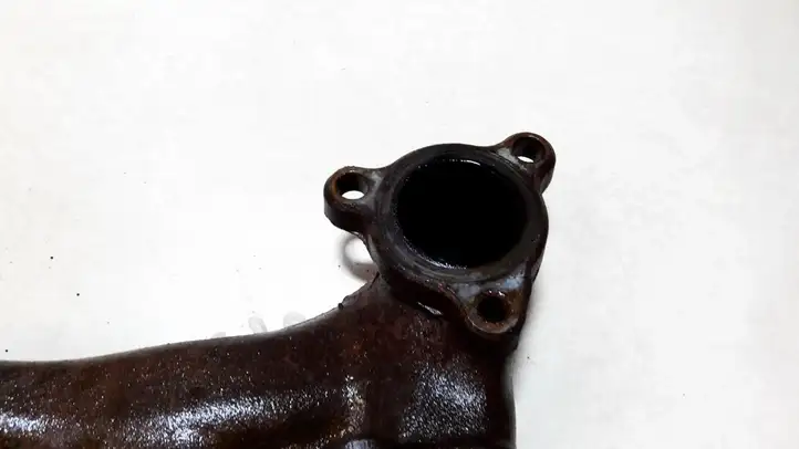 Toyota Avensis T270 (2009 - 2012)   Выпускной коллектор